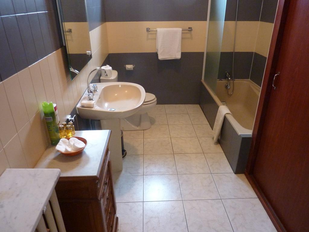 Maison Bellevue Bed & Breakfast Каркасон Стая снимка